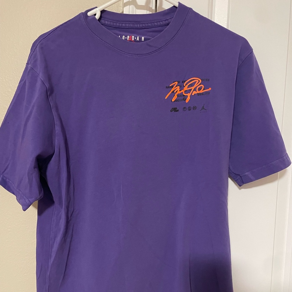 Nike Jordan men’s small tee